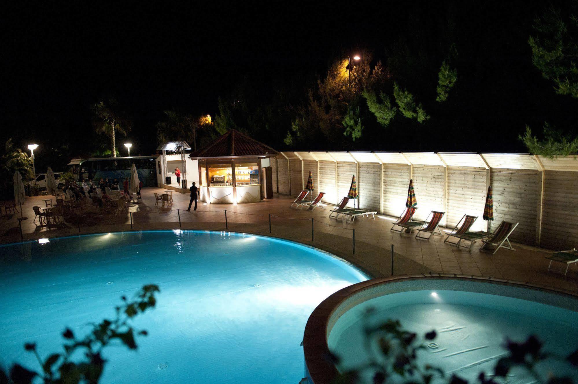 Oasiclub Hotel Vieste Eksteriør bilde